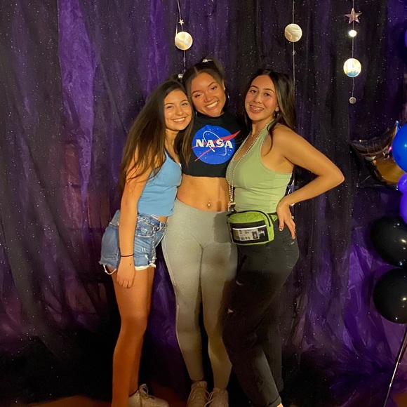 Meet your Posher, Brianna - Picture 3 of 4